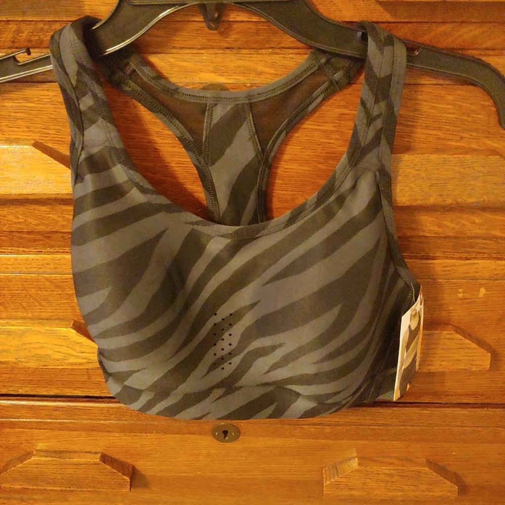 Avia Sports Bra NWT Black and gray animal print Size M. B cup